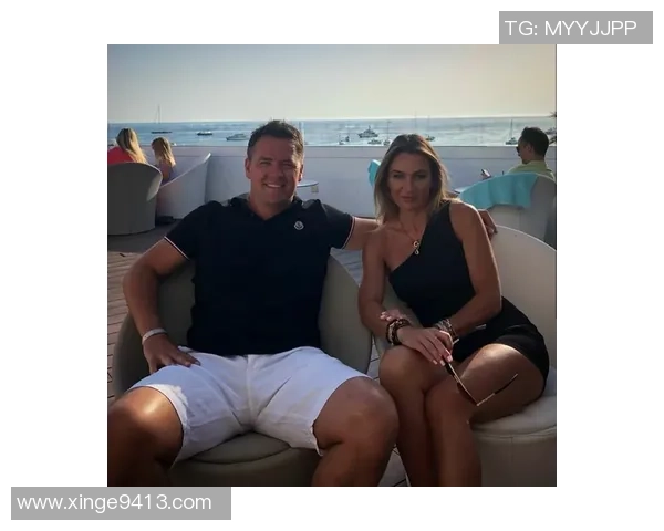 足坛宠妻狂魔们 这些足球巨星对妻子宠爱有加堪称典范